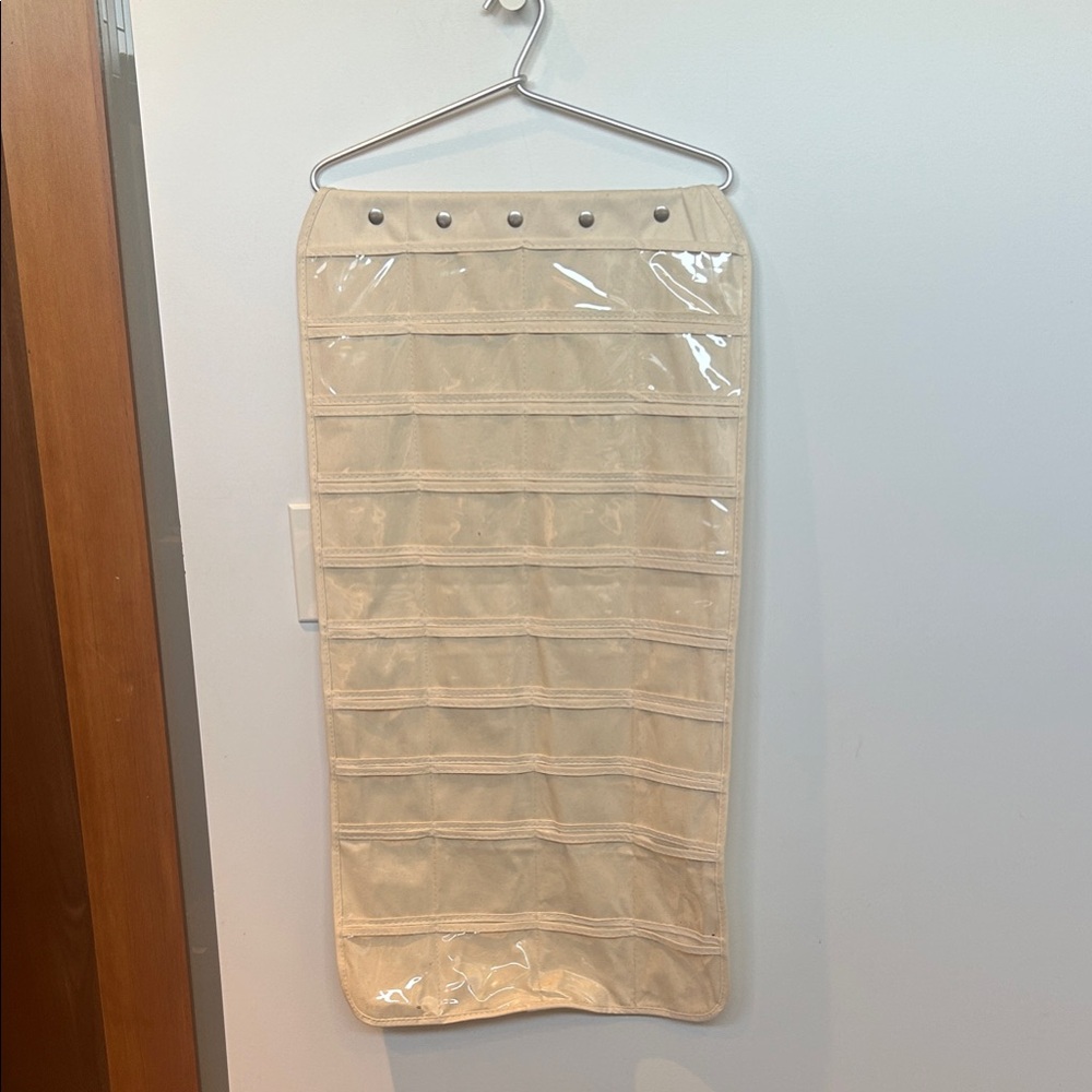 Accessories organizer